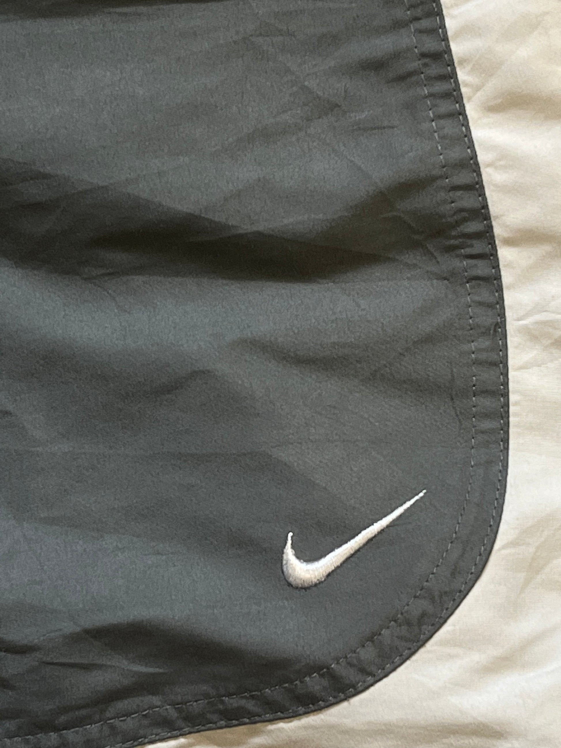 vintage Nike shorts {L}