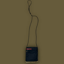 Lade das Bild in den Galerie-Viewer, vintage Prada slingbag + fur
