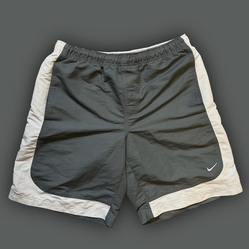 vintage Nike shorts {L}
