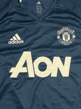 Φόρτωση εικόνας στο εργαλείο προβολής Συλλογής, vintage Adidas Manchester United trainings jersey {XL}
