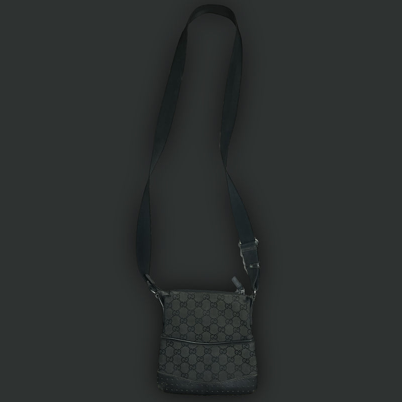 vintage Gucci slingbag