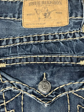 Carica l&#39;immagine nel visualizzatore di Gallery, vintage True Religion jeans {L-XL}
