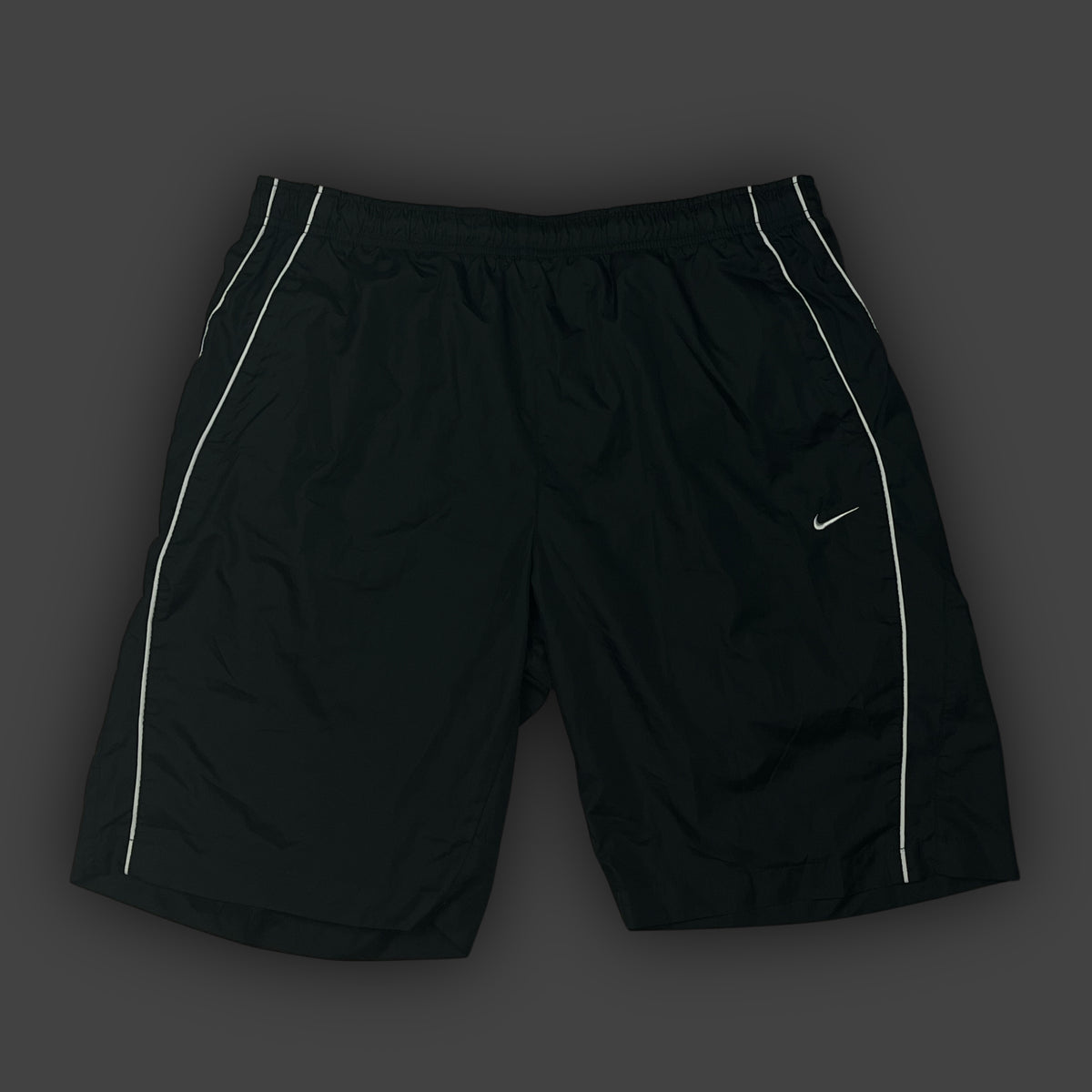 vintage Nike shorts {L}