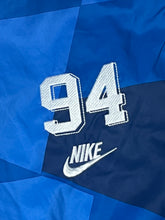 Lade das Bild in den Galerie-Viewer, vintage Nike Brasil 94 windbreaker {M}
