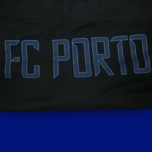 Lade das Bild in den Galerie-Viewer, vintage Nike Fc Porto trackjacket {M}
