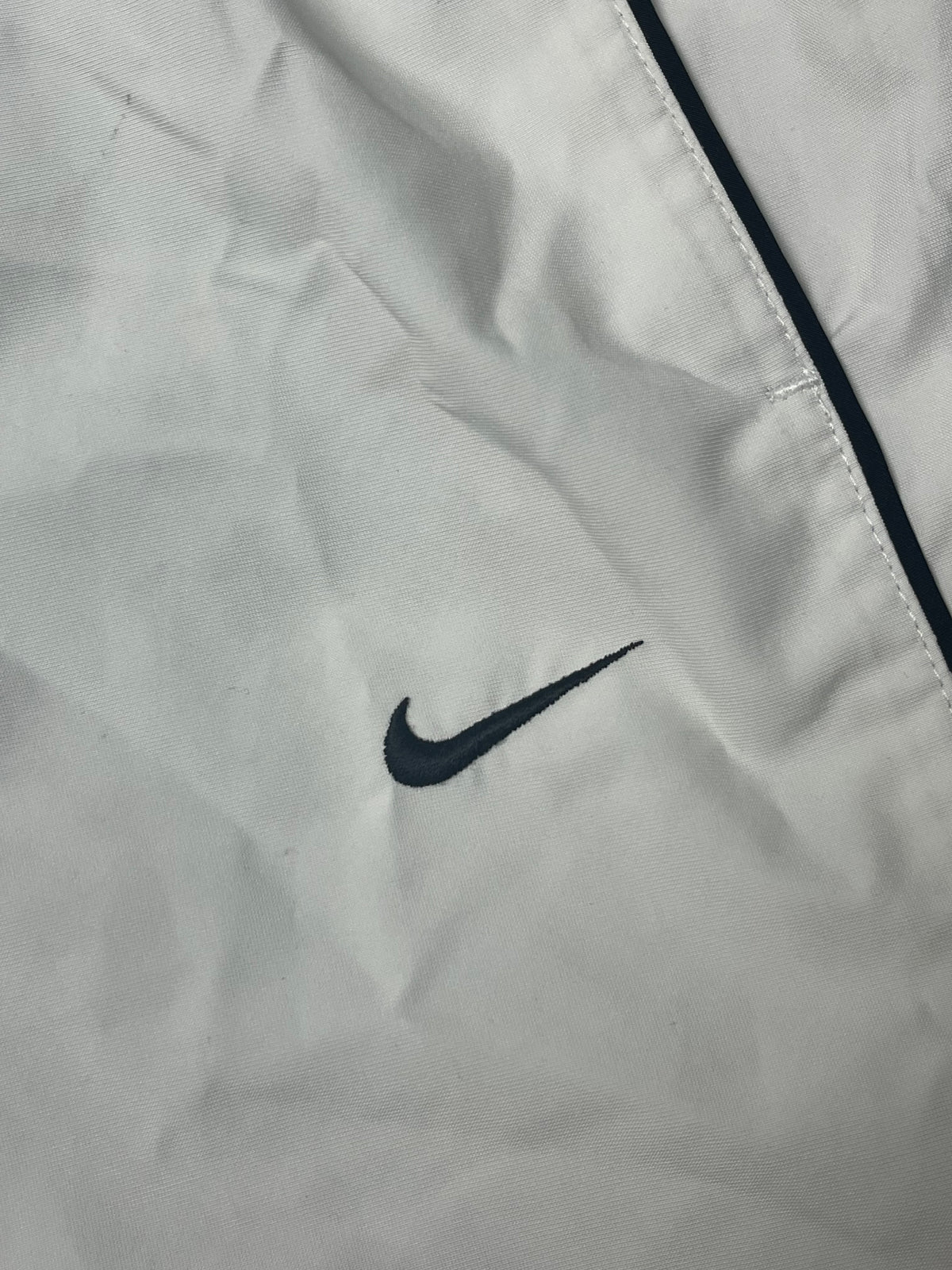 white vintage Nike shorts {XL}