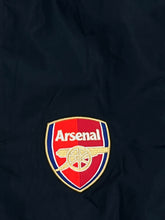 Cargar imagen en el visor de la galería, vintage Nike Fc Arsenal trackpants {M}
