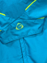 Carregar imagem no visualizador da galeria, vintage Nike Fc Barcelona windbreaker {XL}
