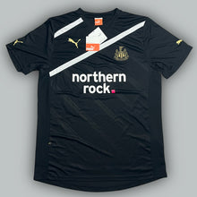Carregar imagem no visualizador da galeria, vintage Puma Newcastle United 2011-2012 3rd jersey DSWT {M-L}
