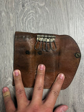 Cargar imagen en el visor de la galería, vintage Louis Vuitton keyholder/keypouch
