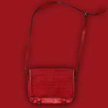 Carregar imagem no visualizador da galeria, vintage Fendi sling bag
