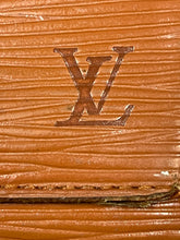 Carregar imagem no visualizador da galeria, vintage Louis Vuitton wallet
