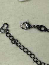 Carregar imagem no visualizador da galeria, vintage Christian Dior necklace
