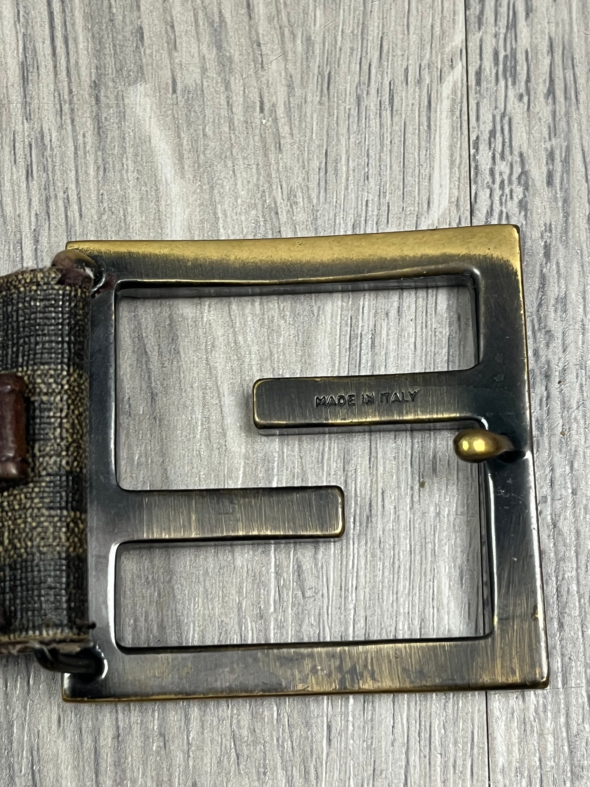 vintage Fendi belt (genuine leather)