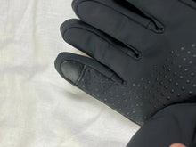 Load image into Gallery viewer, Canada Goose gloves Canada Goose
