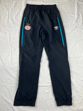 Lade das Bild in den Galerie-Viewer, Umbro PSV Eindhoven tracksuit Umbro
