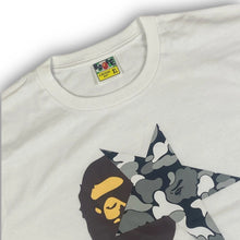Cargar imagen en el visor de la galería, a bathing ape BAPE t-shirt BAPE
