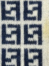 Cargar imagen en el visor de la galería, vintage Fendi scarf
