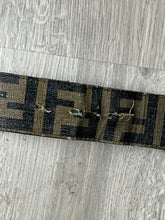 Cargar imagen en el visor de la galería, vintage Fendi reversible belt
