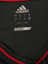 Charger l&#39;image dans la galerie, vinatge Adidas Fc Liverpool 2011-2012 SUAREZ away jersey

