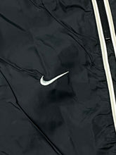 Cargar imagen en el visor de la galería, vintage Nike trackpants

