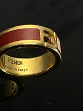 Carregar imagem no visualizador da galeria, vintage Fendi ring
