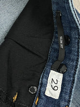 Carregar imagem no visualizador da galeria, vintage C.P Company jeans {XS}
