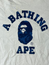 Cargar imagen en el visor de la galería, vintage Bape a bathing ape t-shirt
