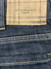Carica l&#39;immagine nel visualizzatore di Gallery, vintage Burberry jeans
