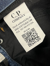 Lade das Bild in den Galerie-Viewer, vintage C.P Company jeans {XS}
