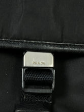 Lade das Bild in den Galerie-Viewer, vintage Prada sling bag
