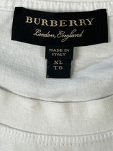 Charger l&#39;image dans la galerie, vintage Burberry t-shirt
