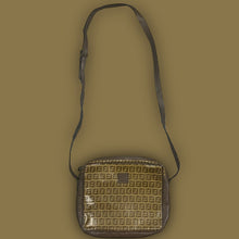 Carregar imagem no visualizador da galeria, vintage Fendi slingbag
