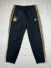 Carica l&#39;immagine nel visualizzatore di Gallery, vintage Adidas Germany  tracksuit Adidas
