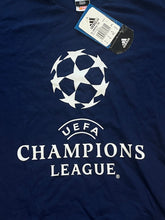 Carregar imagem no visualizador da galeria, vintage Adidas UEFA CHAMPIONS LEAGUE t-shirt DSWT Adidas
