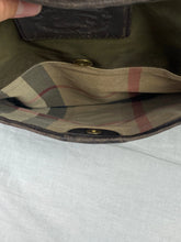 Carica l&#39;immagine nel visualizzatore di Gallery, vintage Burberry sling bag Burberry
