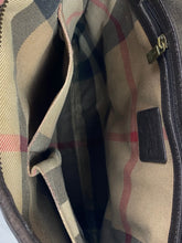 Cargar imagen en el visor de la galería, vintage Burberry sling bag Burberry
