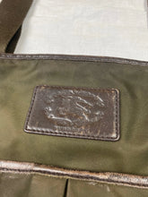Charger l&#39;image dans la galerie, vintage Burberry sling bag Burberry
