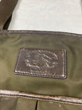 Cargar imagen en el visor de la galería, vintage Burberry sling bag Burberry
