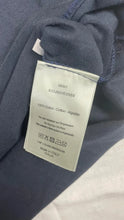 Lade das Bild in den Galerie-Viewer, vintage Christian Dior t-shirt Dior
