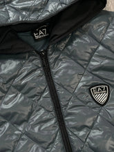 Carregar imagem no visualizador da galeria, vintage Emporio Armani winterjacket Emporio Armani
