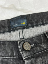 Carregar imagem no visualizador da galeria, vintage FENDI jeans Fendi
