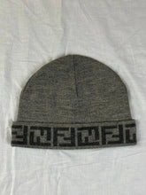 Lade das Bild in den Galerie-Viewer, vintage Fendi beanie Fendi
