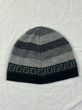 Lade das Bild in den Galerie-Viewer, vintage Fendi beanie Fendi
