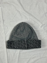 Lade das Bild in den Galerie-Viewer, vintage Fendi beanie Fendi
