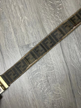 Carregar imagem no visualizador da galeria, vintage Fendi belt Fendi
