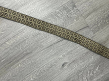 Carica l&#39;immagine nel visualizzatore di Gallery, vintage Fendi belt Fendi
