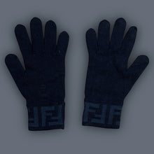 Lade das Bild in den Galerie-Viewer, vintage Fendi gloves Fendi
