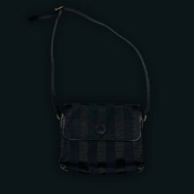 Carregar imagem no visualizador da galeria, vintage Fendi sling bag Fendi
