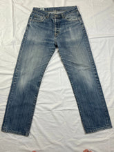 Lade das Bild in den Galerie-Viewer, vintage Lacoste jeans Lacoste
